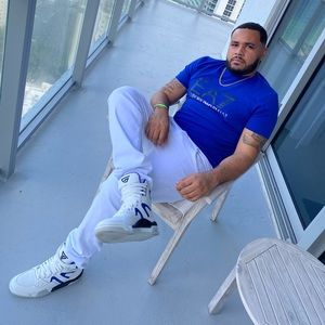 Meet your Posher, Jonathan